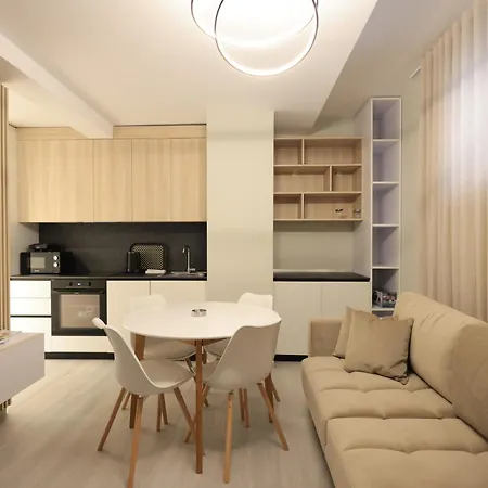 Grandstay Illyrian * Дуррес