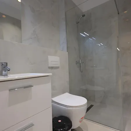Grandstay Illyrian